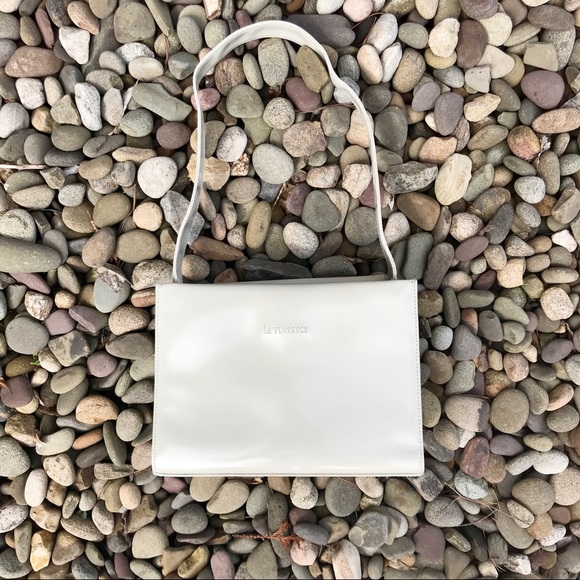 Vintage Handbags - • the minimal vtg patent handbag